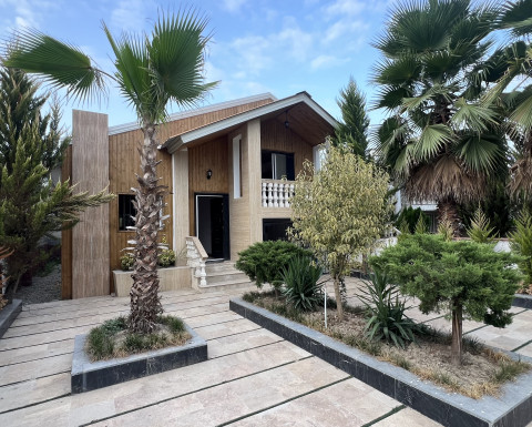 ویلای شهرکی در سالده علیا چمستان با حیاط زیبا ویلای شهرکی در سالده علیا چمستان با حیاط زیبا
