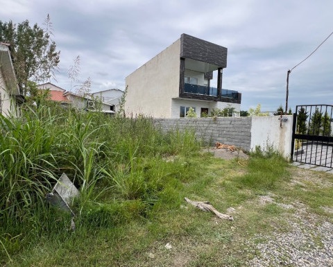 زمین داخل بافت روستای سنگینده چمستان زمین داخل بافت روستای سنگینده چمستان