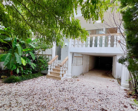 فروش جنگلی ترین ویلای چمستان محیط دنج امن