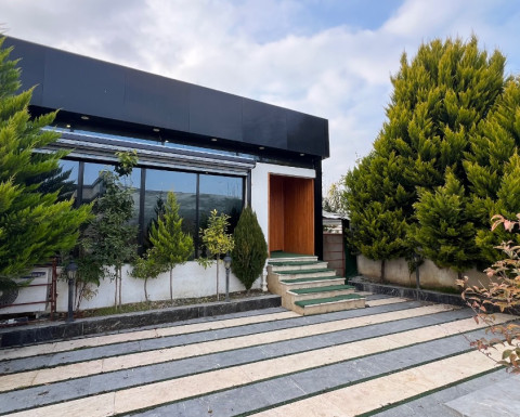 خرید ویلا در چمستان حیاط دار مناسب سکونت