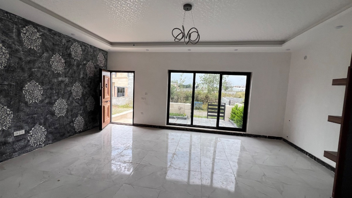 فروش ویلا در چمستان شهرک امن 350 میلیون زیر قیمت فروش ویلا در چمستان شهرک امن 350 میلیون زیر قیمت