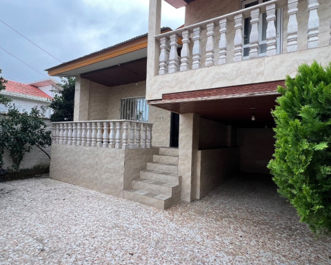 ویلای نیم پیلوت جنگلی سنددار در کراتکتی چمستان ویلای نیم پیلوت جنگلی سنددار در کراتکتی چمستان